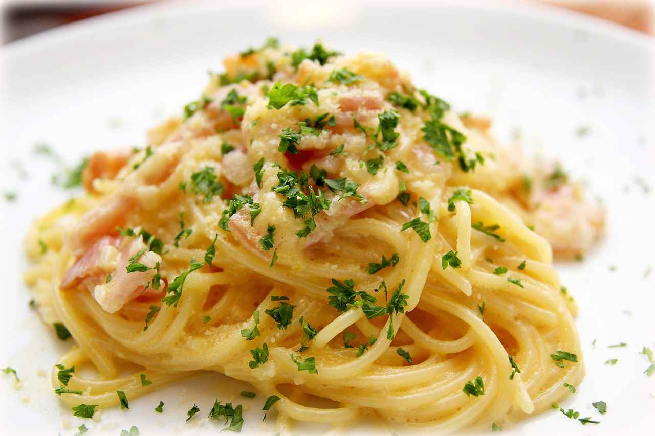 Knoblauch Spaghetti mit Bratspeck Rezept